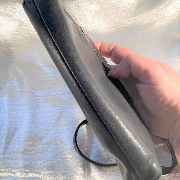 Coach Leather Wristlet - GUC - Picture 5 of 8